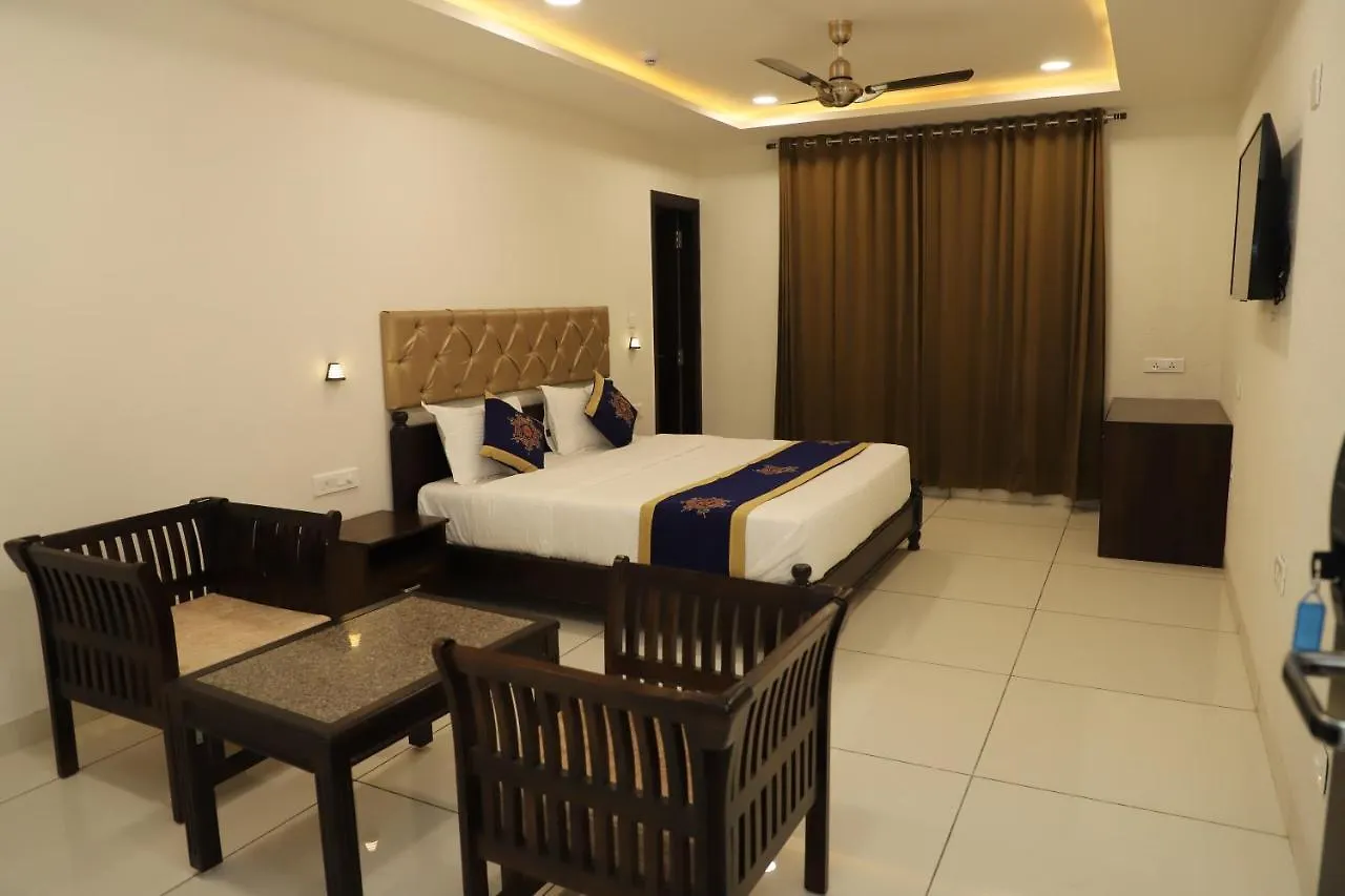 Hotel Clover Inn Udaipur